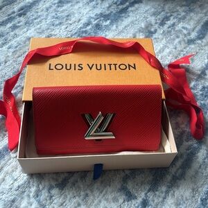 Authentic lv twist lock wallet